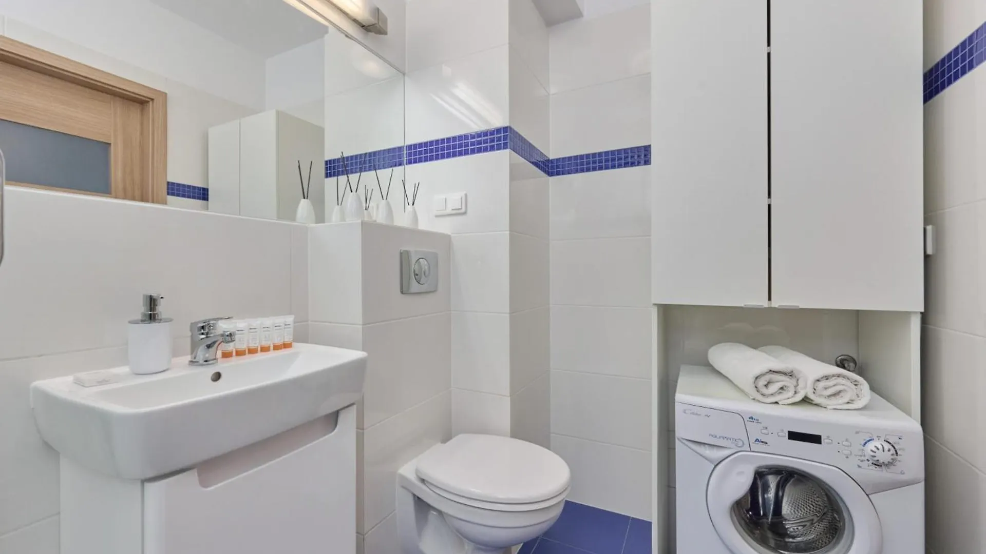 Cozy Apartment Klimasa With Balcony In Wroclaw By Noclegi Renters