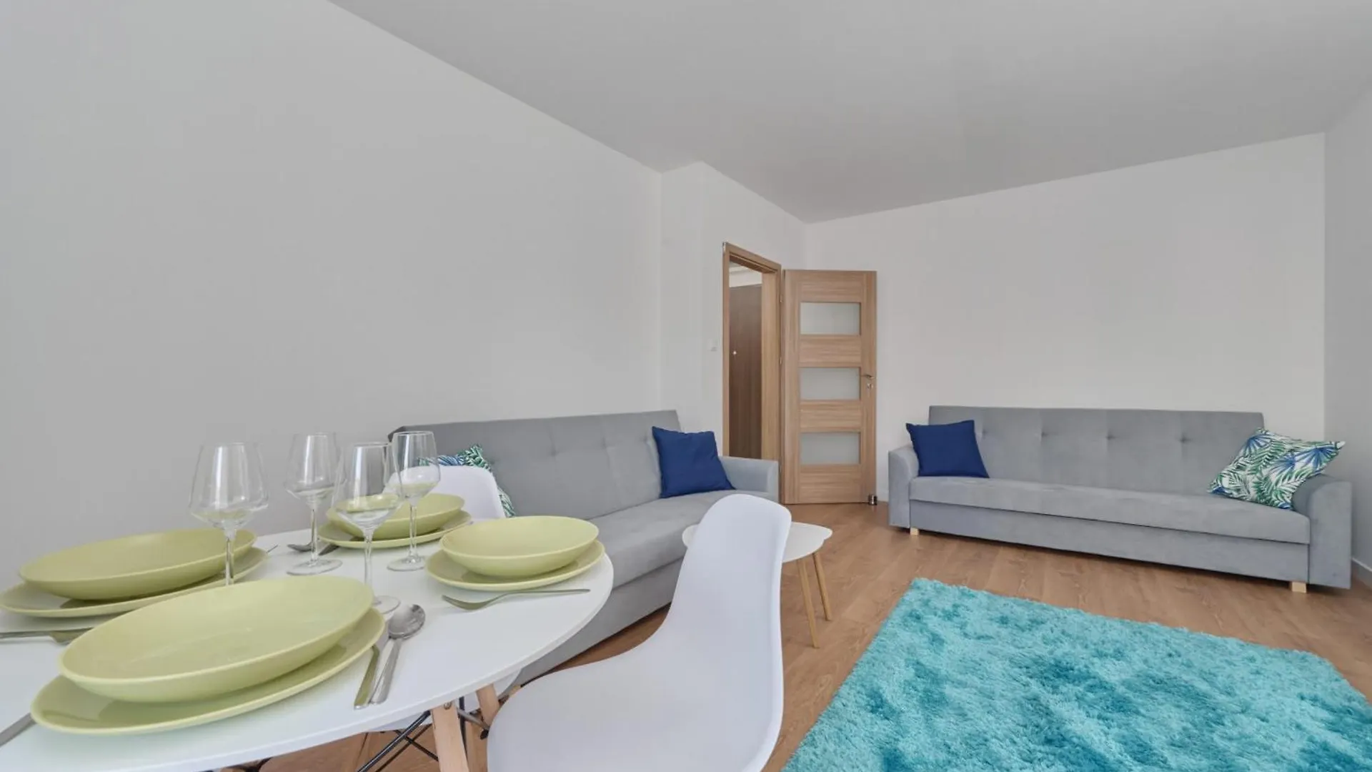 Cozy Apartment Klimasa With Balcony In Wroclaw By Noclegi Renters